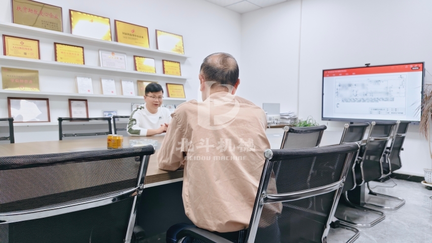 炭化爐圖紙細節(jié)研討到位,投產不打無準備的仗